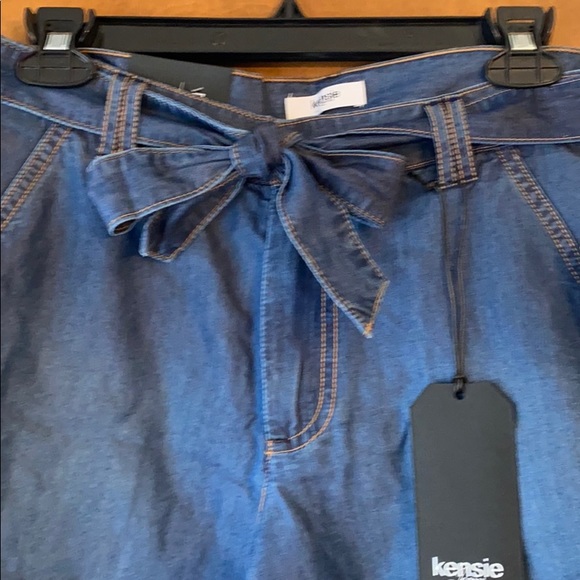 Kensie shorts. NWT.  Size 4/27 - Picture 3 of 4